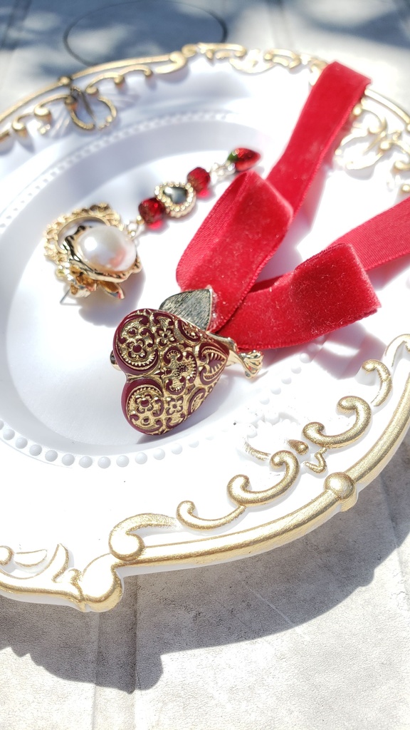 キャラバンガチャイメージピアス「バレンティーノ」