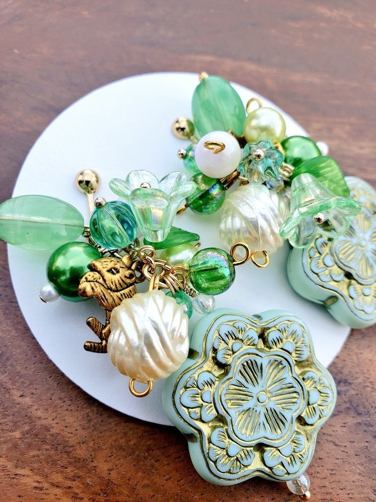 【じゃらじゃら】イメージイヤリング/ピアス【だめぷり】