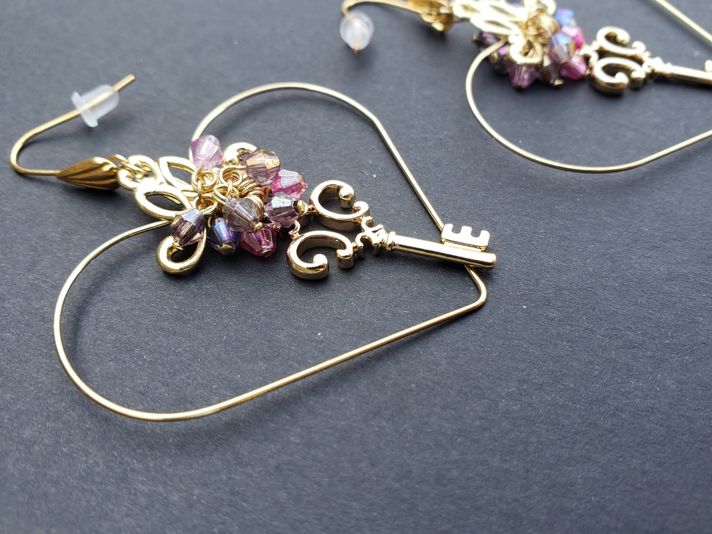 【じゃらじゃら】キャライメージピアス/イヤリング【はずびん】ホテル組