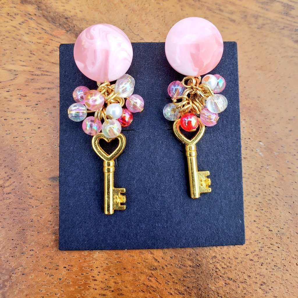 【じゃらじゃら】キャライメージピアス/イヤリング【はずびん】ホテル組