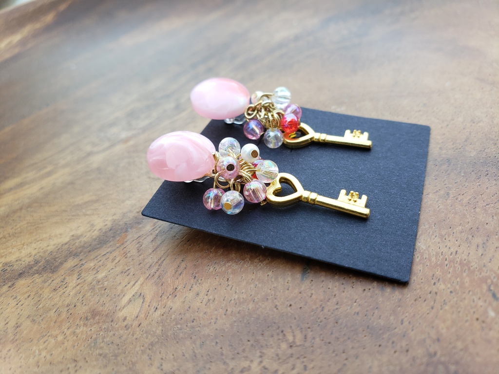 【じゃらじゃら】キャライメージピアス/イヤリング【はずびん】ホテル組