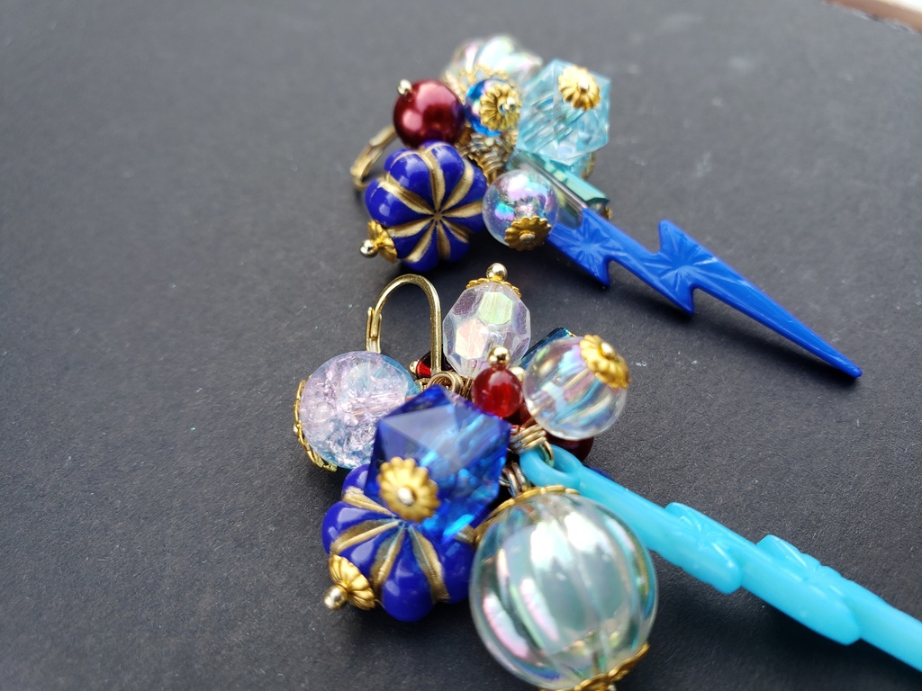 【じゃらじゃら】キャライメージピアス/イヤリング【はずびん】チームV