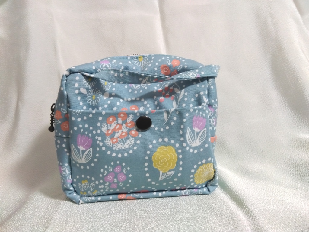 ふぉぜに世界を見せるポーチ