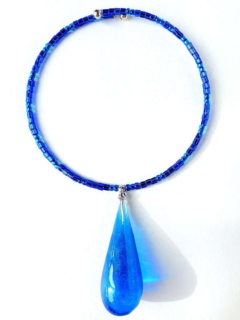 水着クリスさんのブレスレット