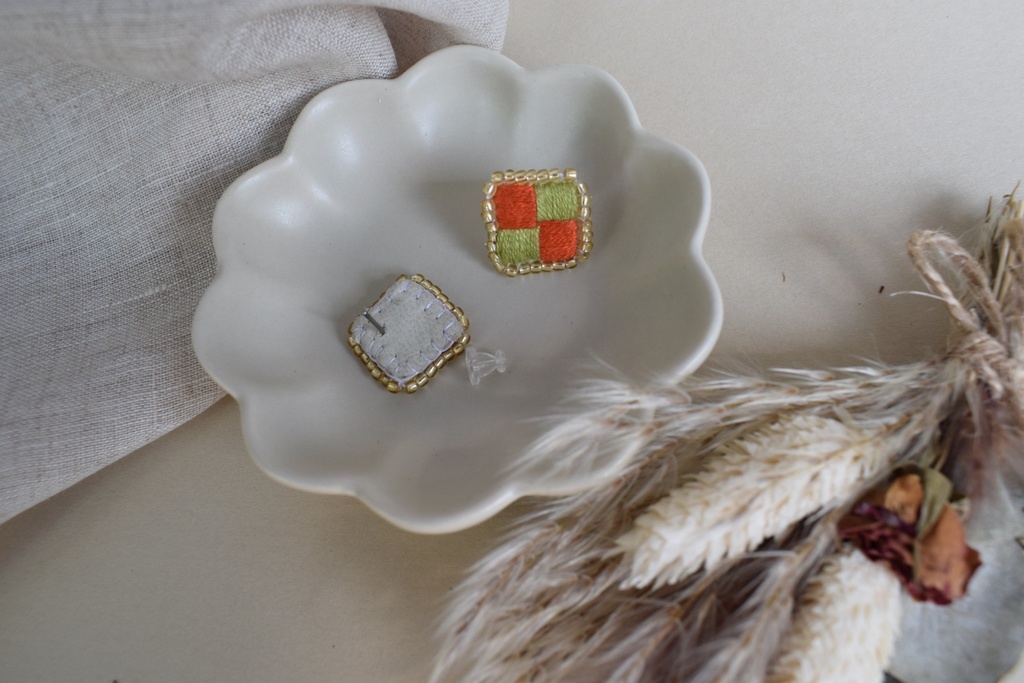 【💚とどちわ2🧡】概念とどち💚🧡お花の刺繍イヤリング・ピアス【匿名配送】
