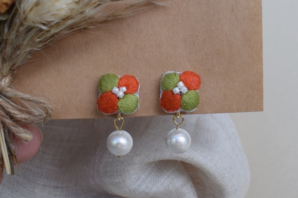 【💚とどちわ2🧡】概念とどち💚🧡お花の刺繍イヤリング・ピアス【匿名配送】