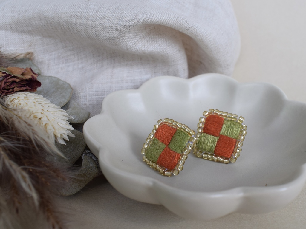 【💚とどちわ2🧡】概念とどち💚🧡スクエア刺繍イヤリング・ピアス【匿名配送】