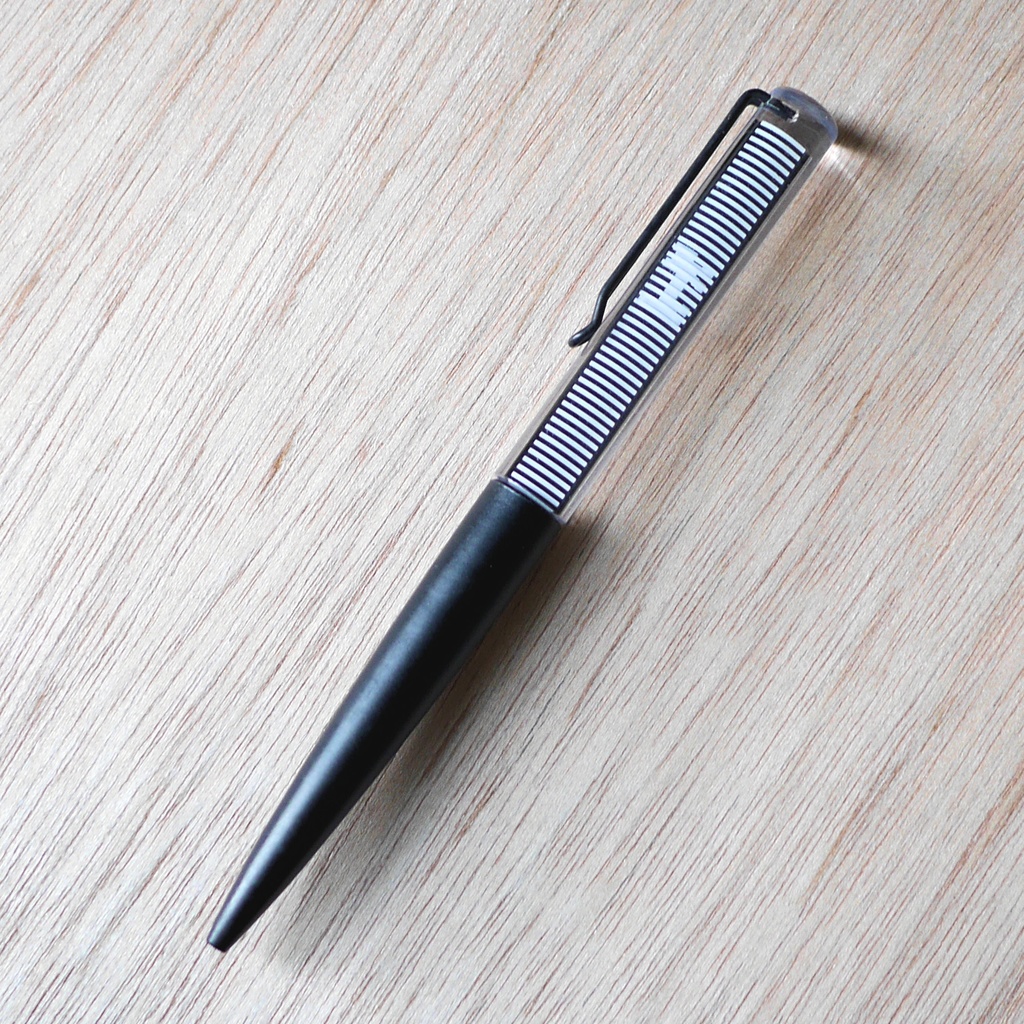 アニメーションフローティングペン / A Cat in a Pen, 8-bit version (white)