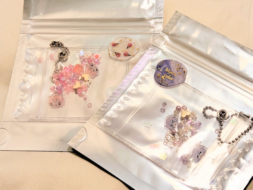 アクリルパーツ入りキーホルダー