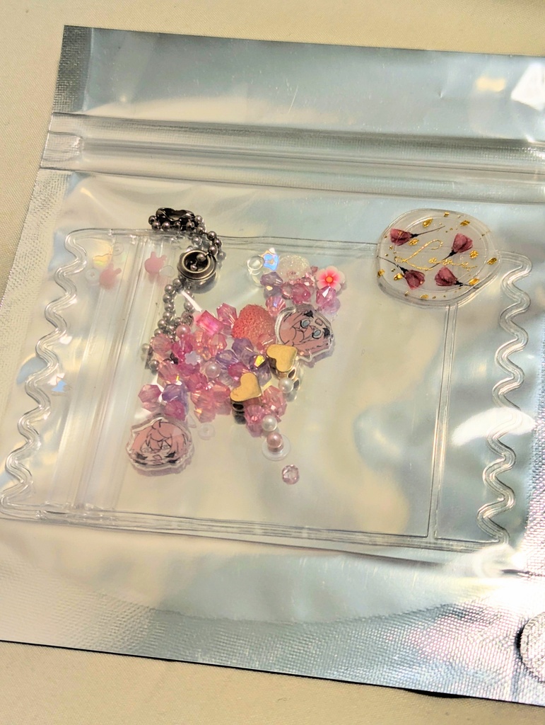 アクリルパーツ入りキーホルダー