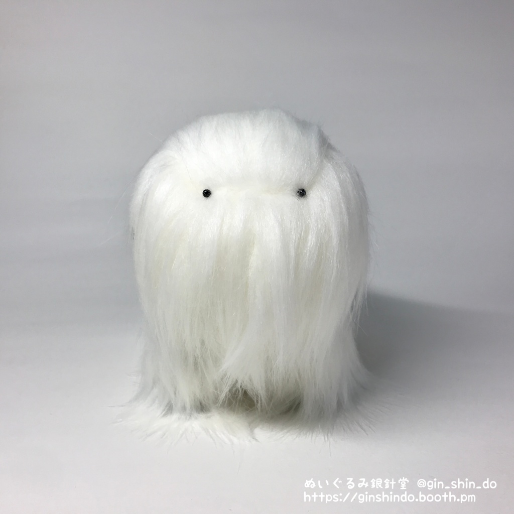 妖怪のけうけげん(白毛黒目)