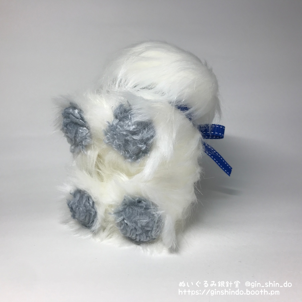 妖怪のけうけげん(白毛青目)