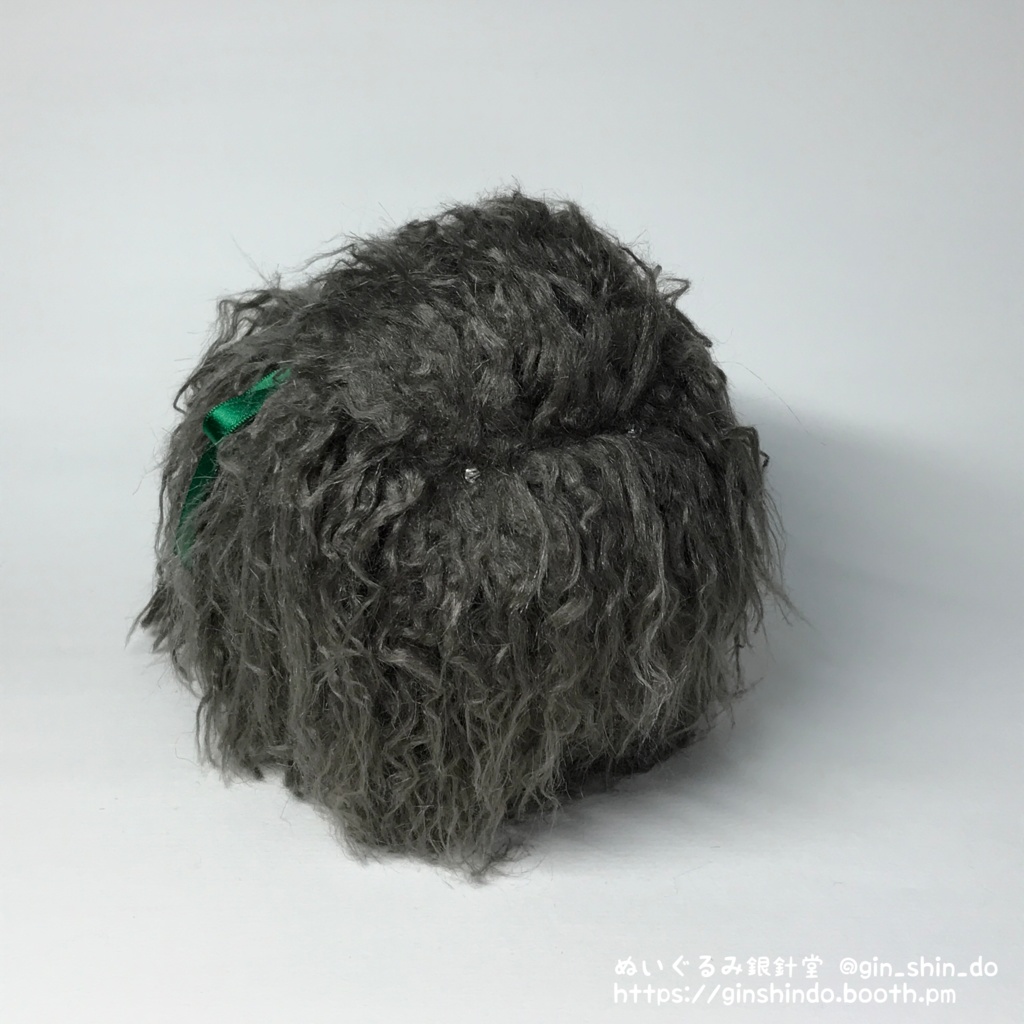 妖怪のけうけげん(灰毛白目)