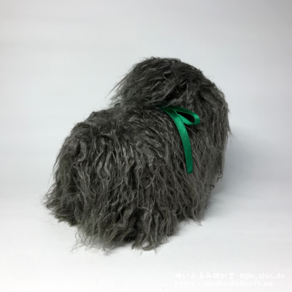 妖怪のけうけげん(灰毛白目)