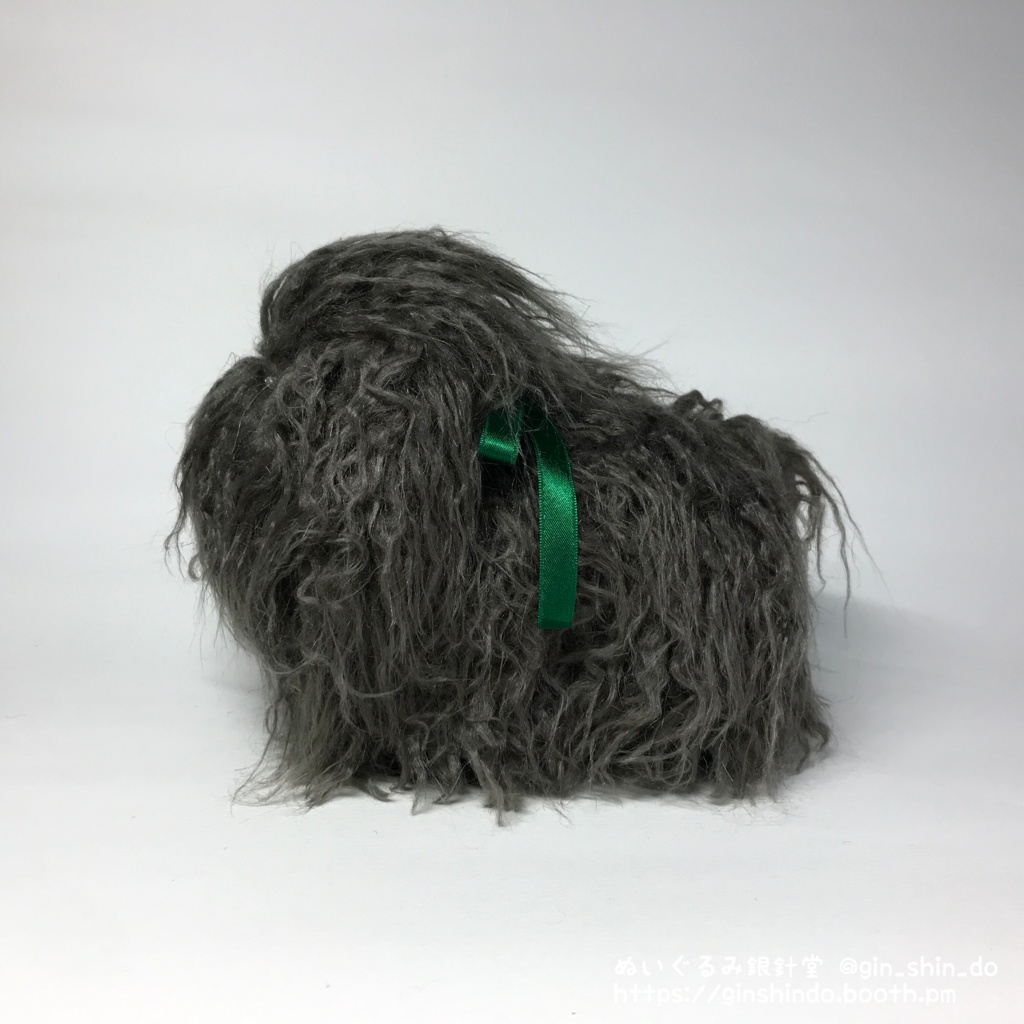 妖怪のけうけげん(灰毛白目)