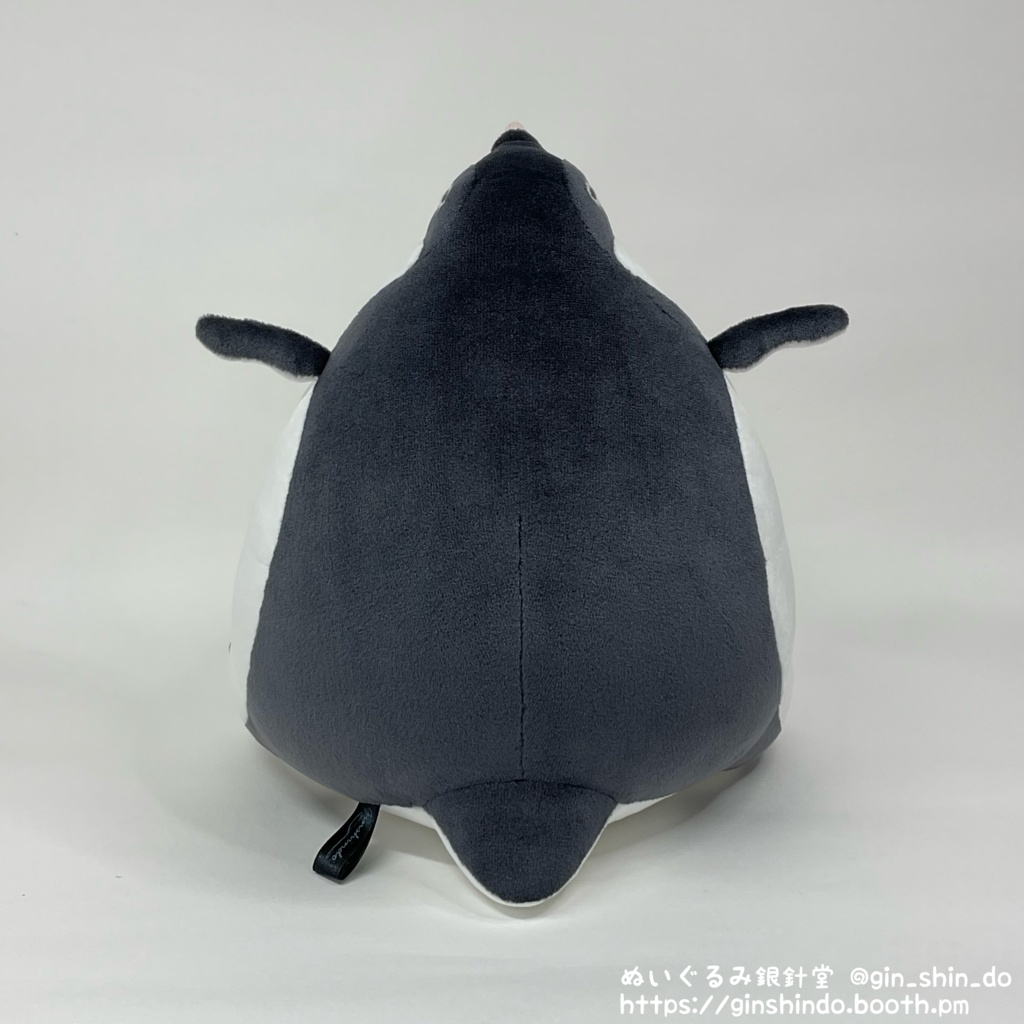 よく太ったペンギンのぬいぐるみ