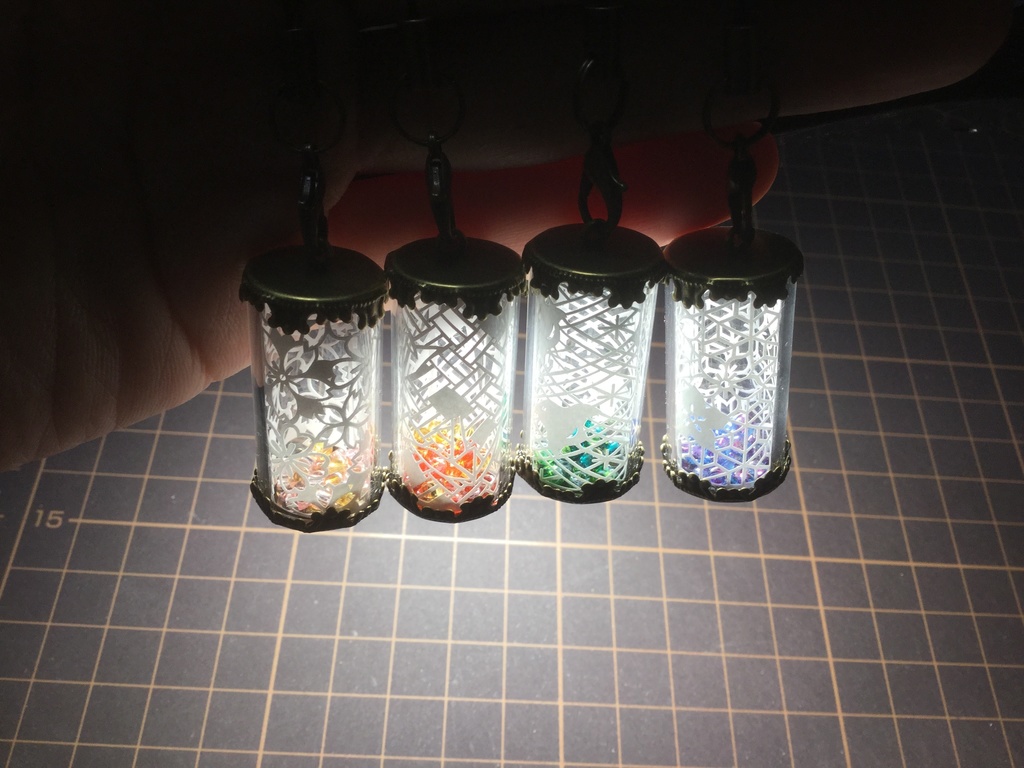 【シリーズ2】和風切り絵チャーム(パール白)