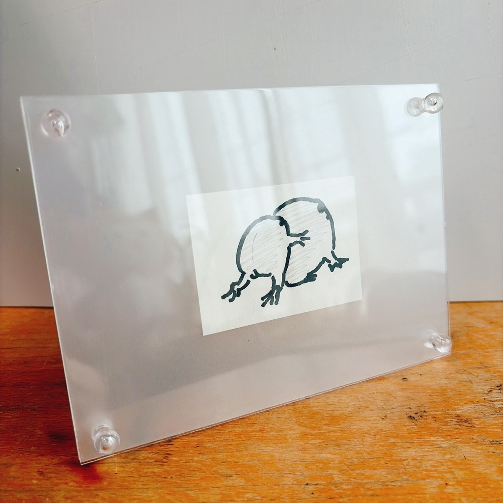 アクリルの簡易な写真立て