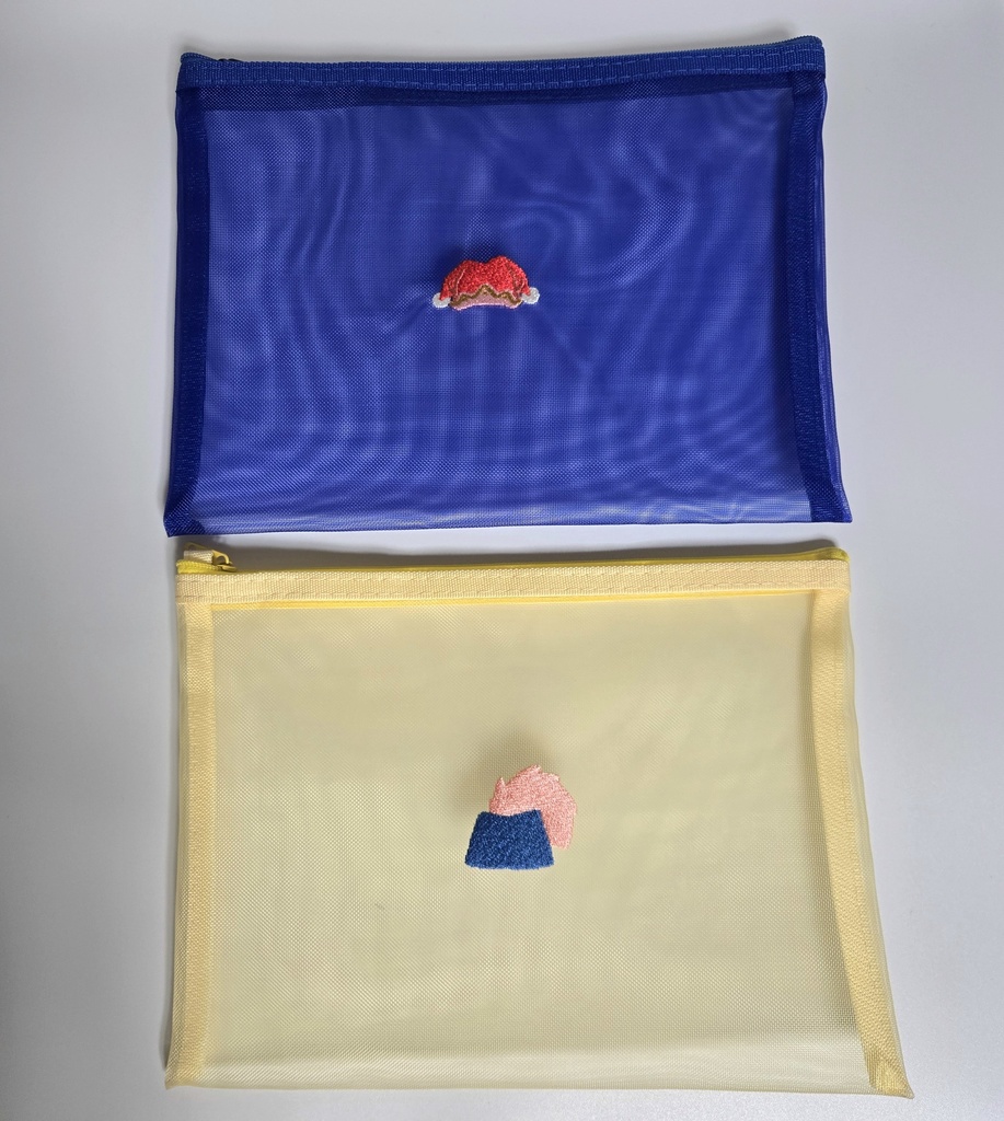 主人公刺繍ポーチ