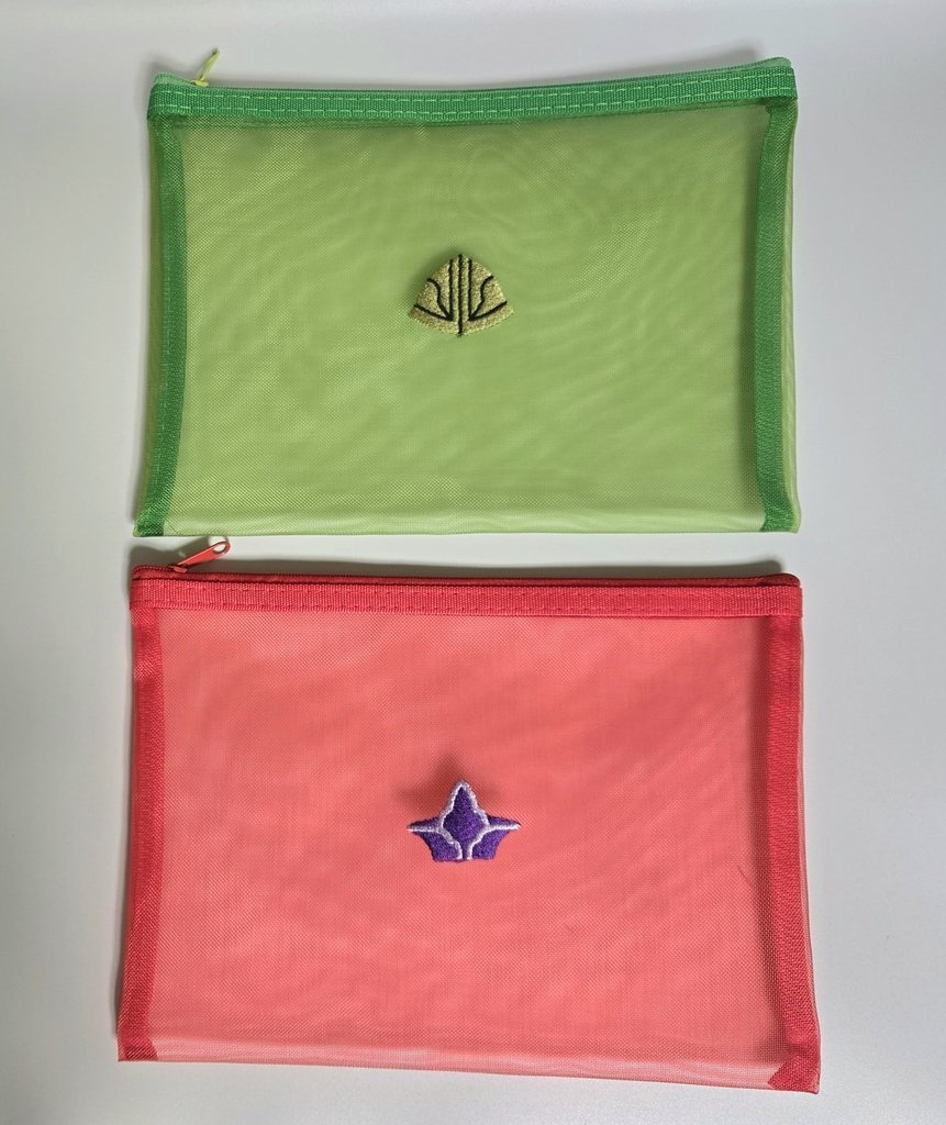 主人公刺繍ポーチ