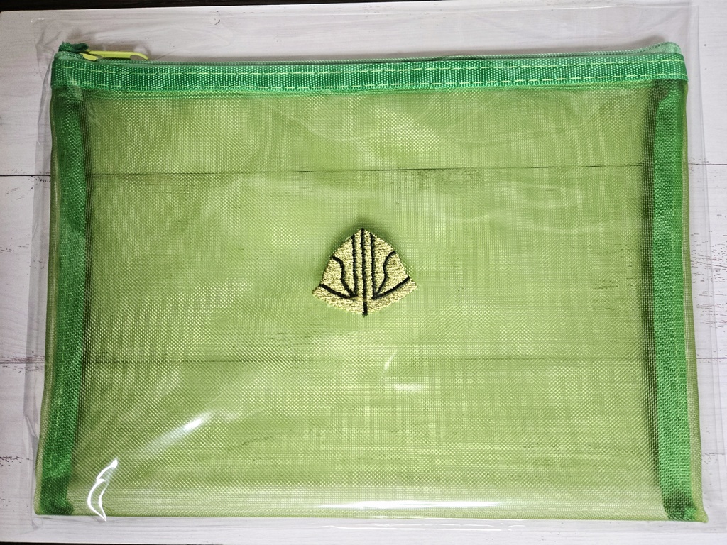 主人公刺繍ポーチ