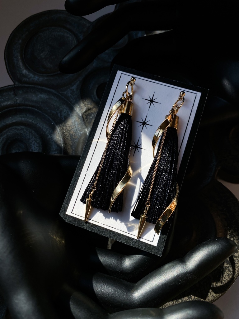 猪野琢真 イメージピアス