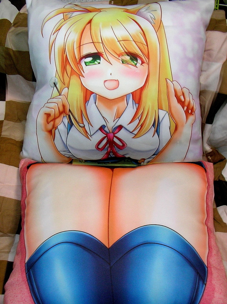 倶楽部小虎ちゃん耳かき膝枕クッション