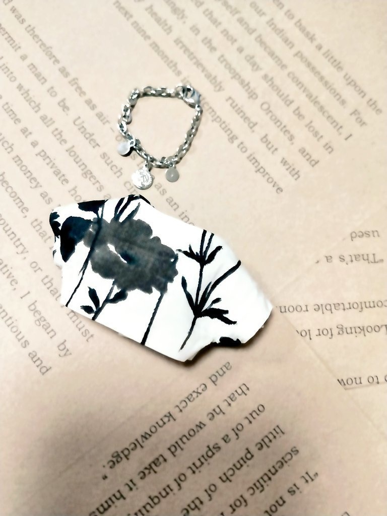 モノトーンTシャツ&coinネックレスセット