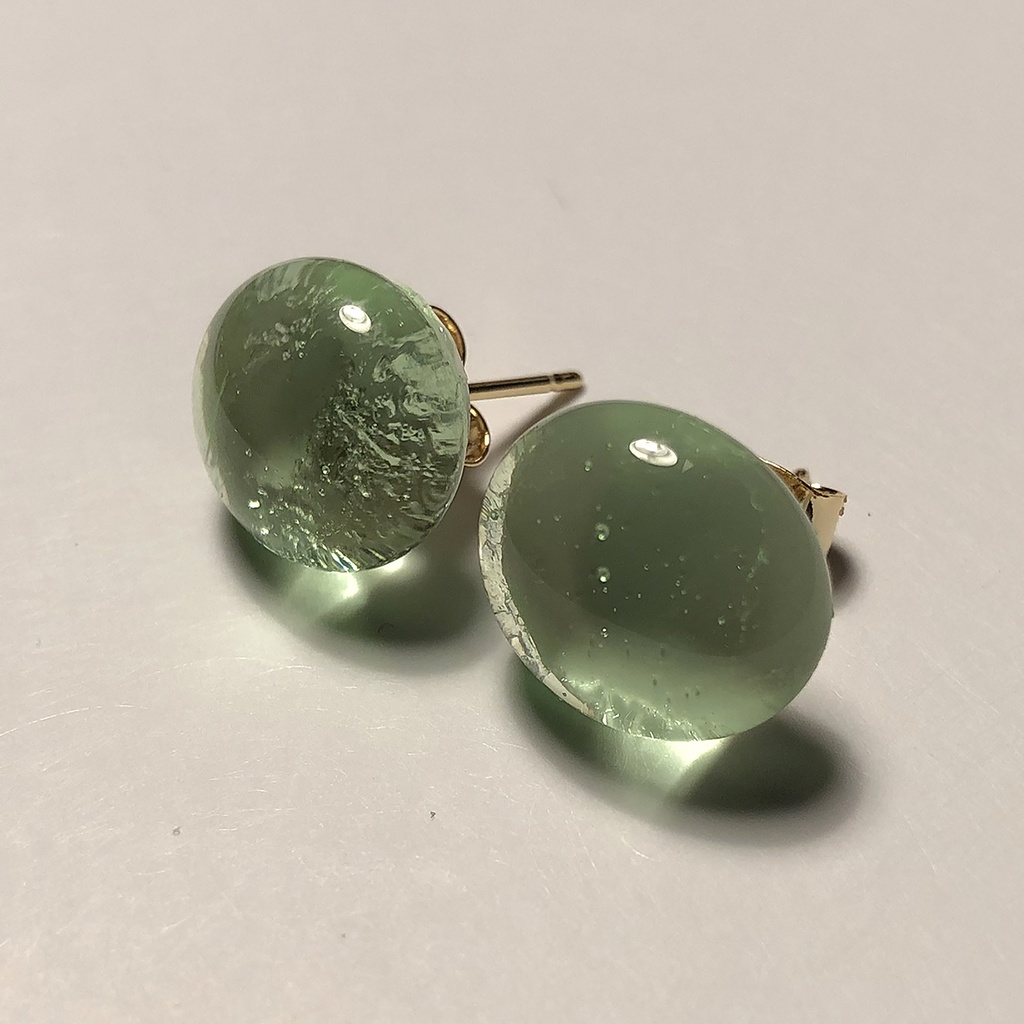 グラスグリーンピアス