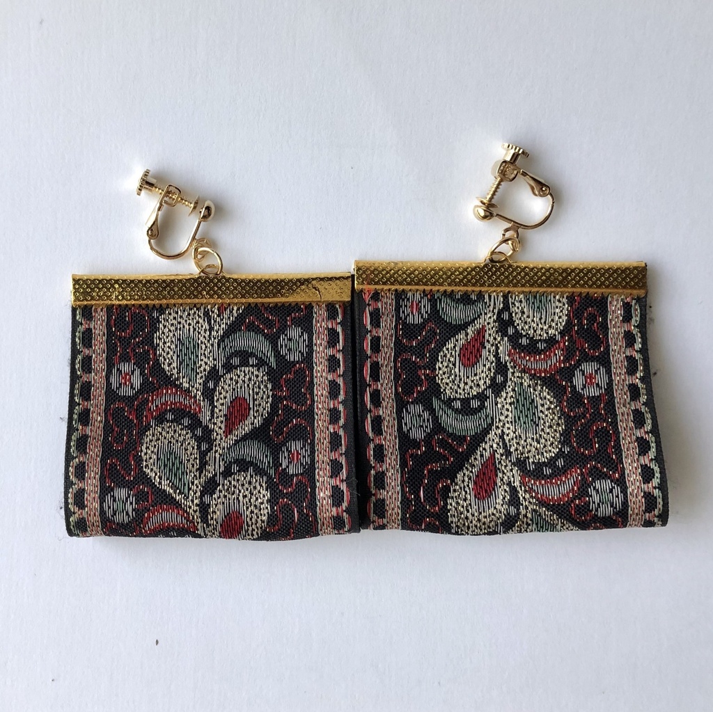 チロリアンテープ