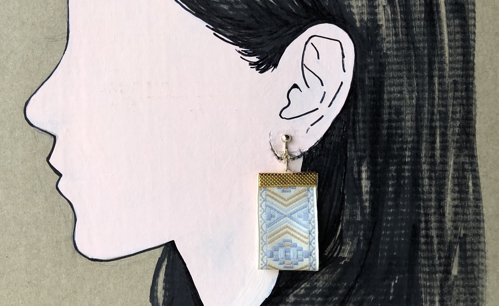 チロリアンテープ