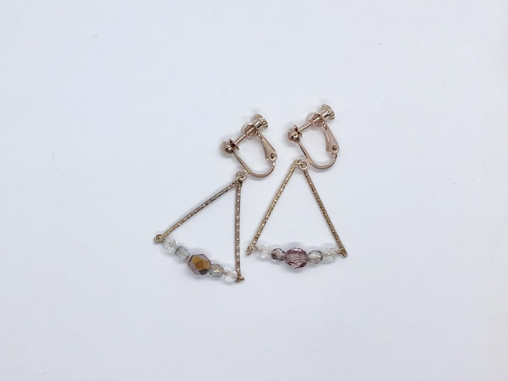 トライアングル イヤリング