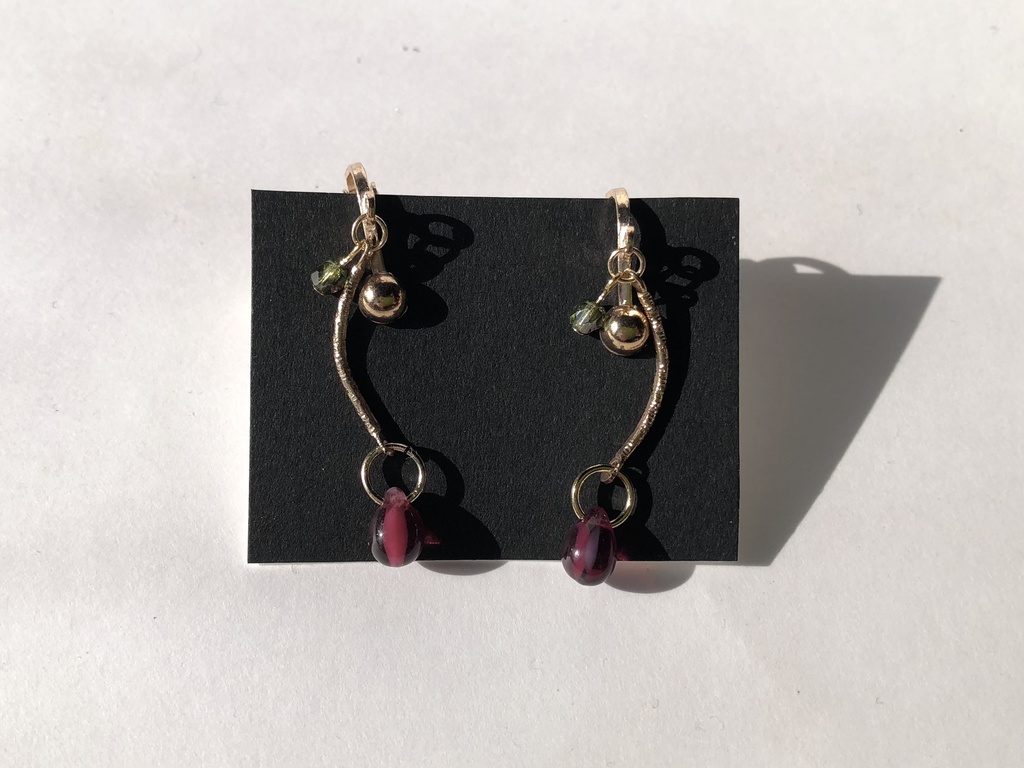 ザクロの欠片イヤリング