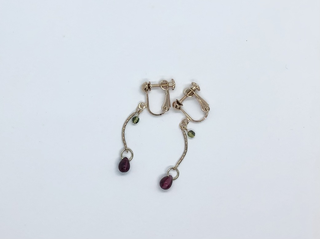 ザクロの欠片イヤリング