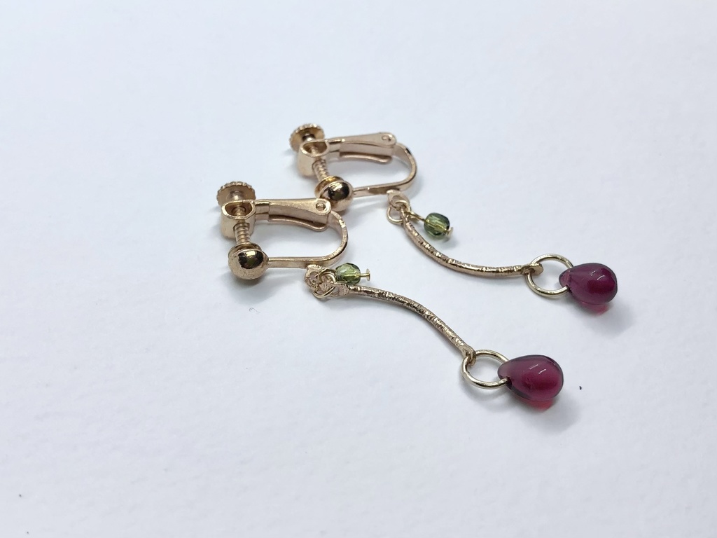 ザクロの欠片イヤリング