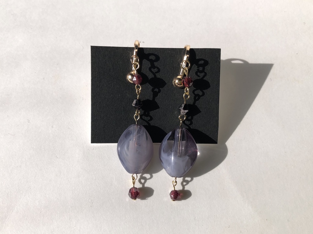 暗闇に咲く イヤリング