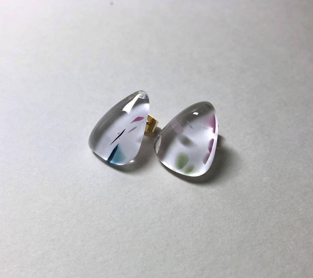 舞う花びらピアス