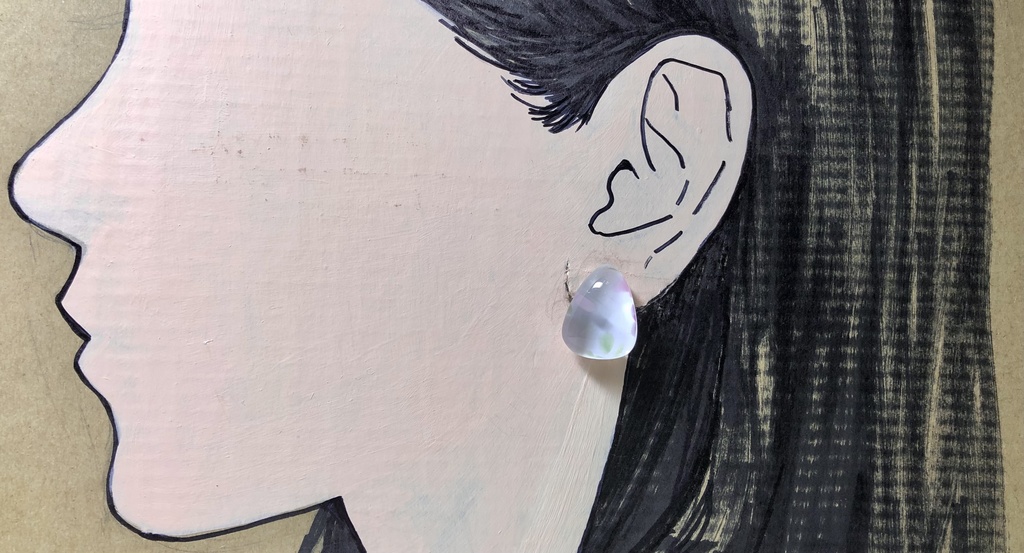 舞う花びらピアス