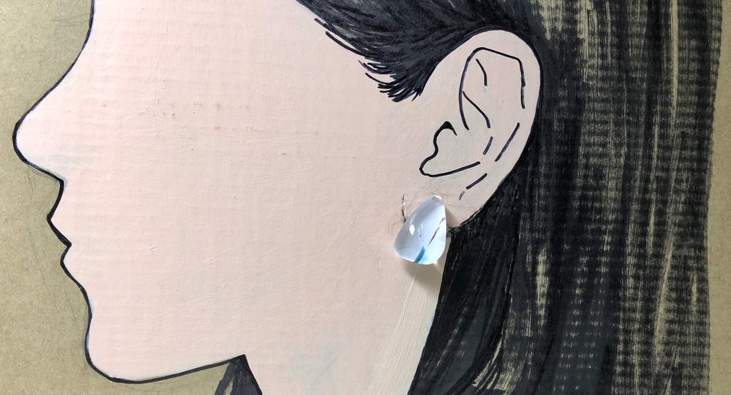 舞う花びらピアス