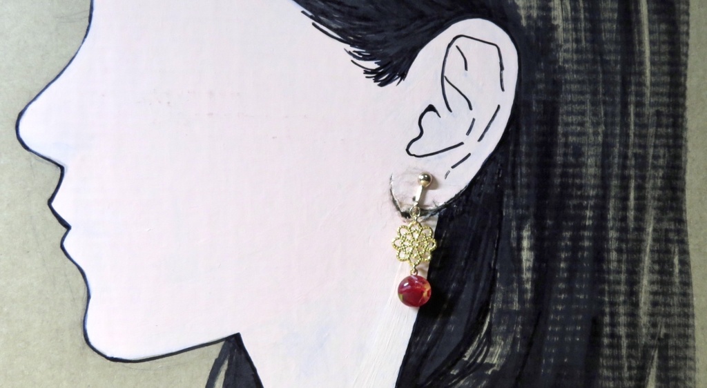 泳ぐ赤 イヤリング