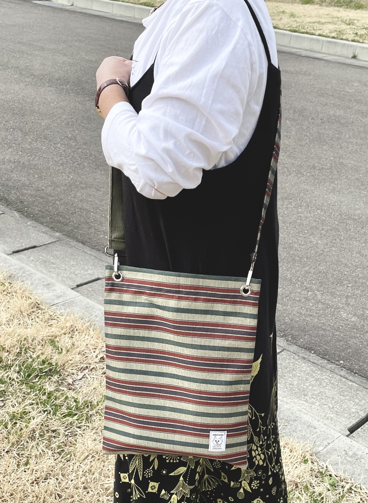 和のサコッシュ・砂色