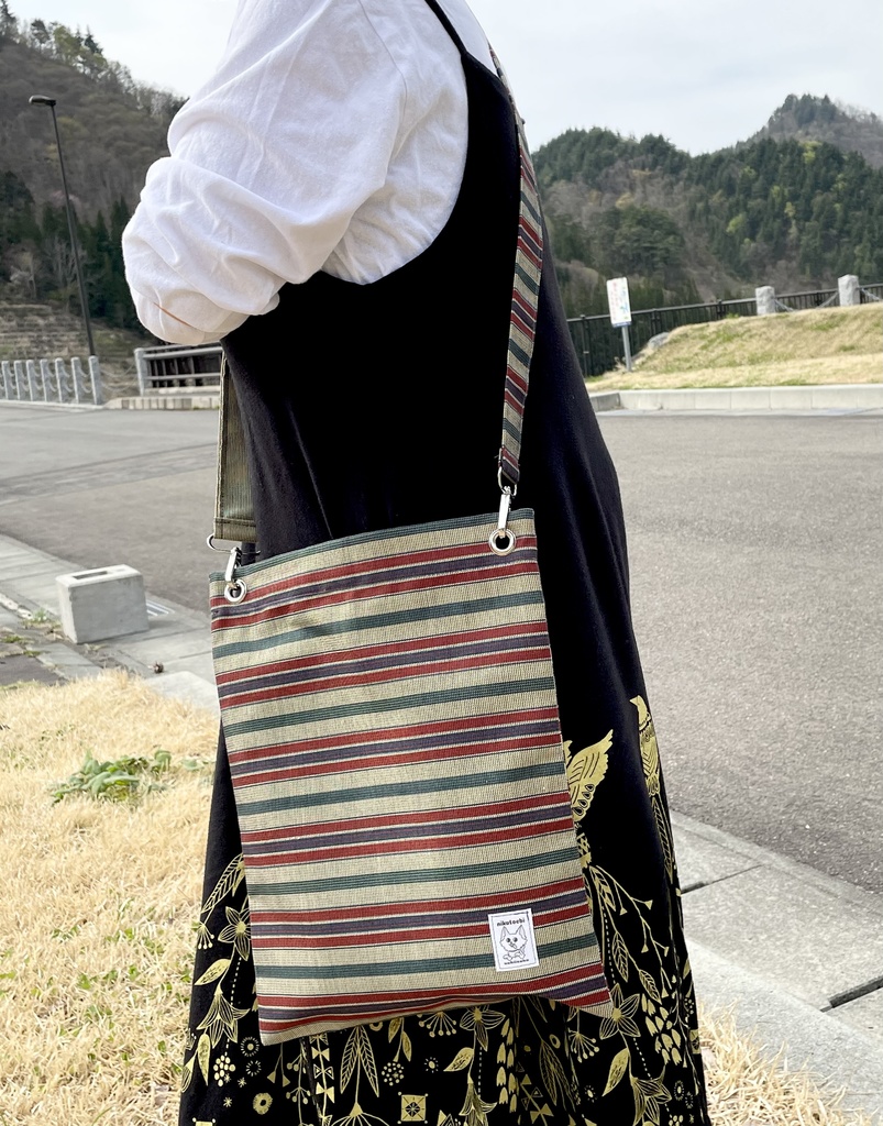 和のサコッシュ・砂色