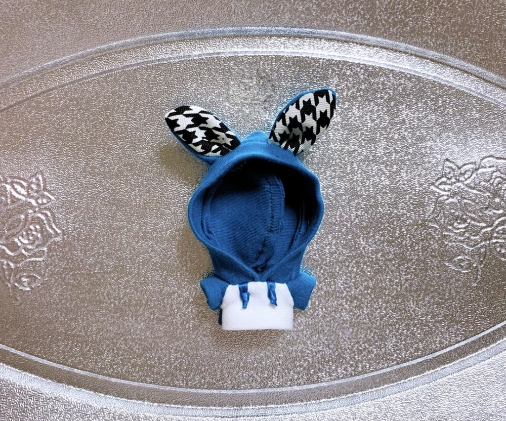 うさみみパーカー(8cmぬいちゃん用) 濃い青緑×白