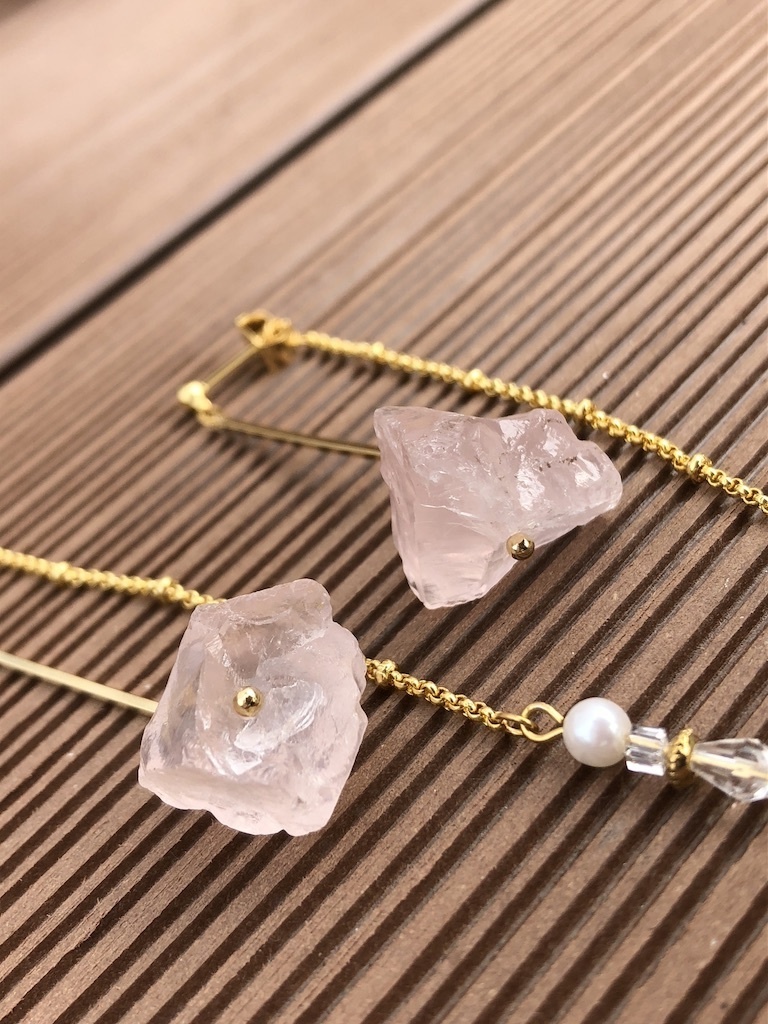 ラフロックバックチェーンピアス