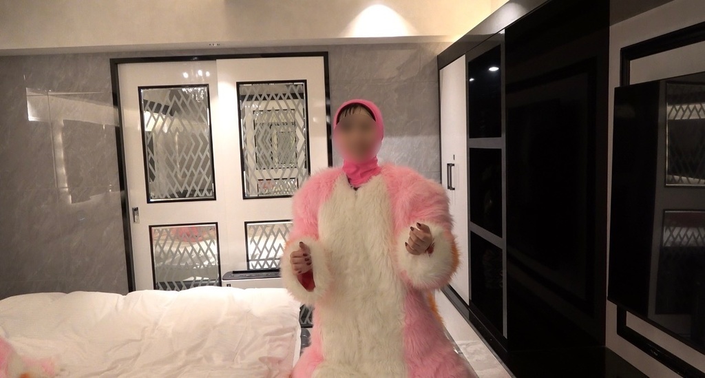 ケモノ着ぐるみの中のわたし。【別アングル・メイキング動画】