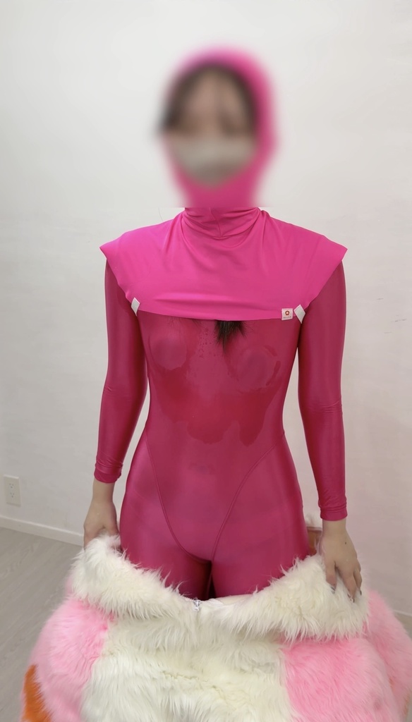 美人なOLさんが着ぐるみに入って頑張ったよ。