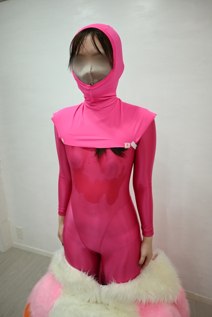 美人なOLさんが着ぐるみに入って頑張ったよ。