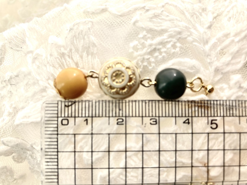 尾月概念ピアス