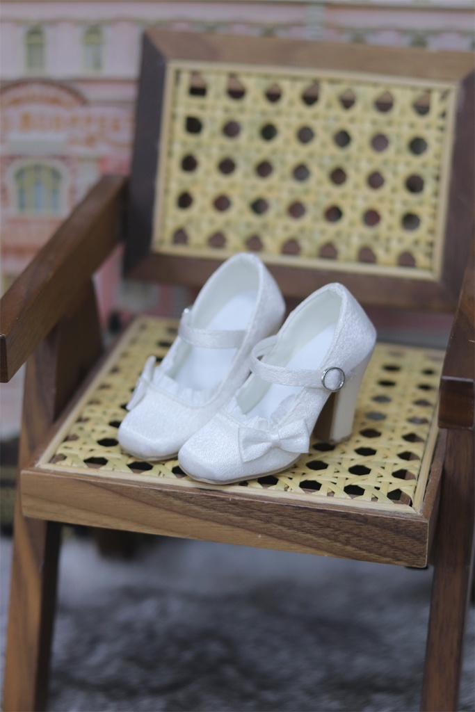 【カカ星球】【1/3】ドール靴 リボン付きハイヒール 太めヒール