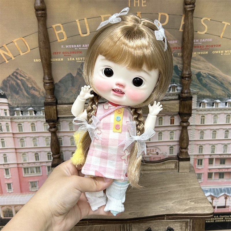 【カカ星球】【7-8,8.5-9,10-11inch】ドールウィッグ リボン付きおさげボブ(取寄せ)